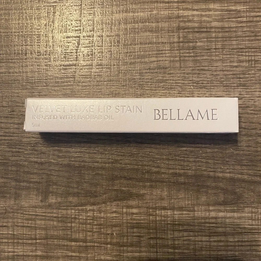 Bellame - NEW - VELVET LUXE LIP STAIN infused with Baobab oil. Midnight Plum